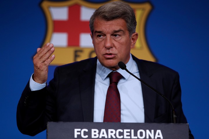 Joan Laporta ha confirmado que el Barcelona recibirá a Lionel Messi, pero no lo hará ni una sola vez en la celebración.  Foto: Alejandro García/EFE.